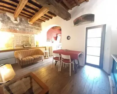 Pepi 64 in Firenze With 2 Bedrooms and 1 Bathrooms