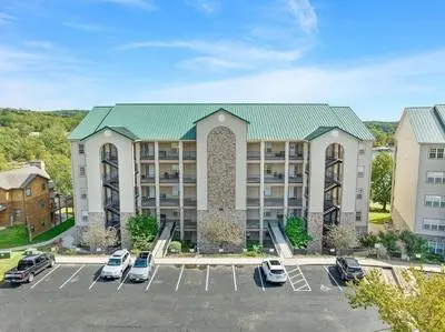 Skippin Stones 2 Bedroom Condo by RedAwning