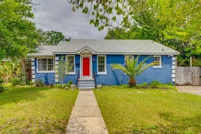 Deck & Grill: Downtown Pensacola Vacation Rental