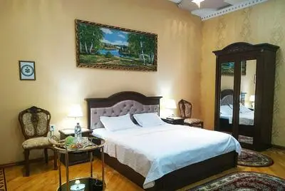 Happy House Hotel