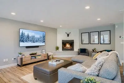 Mountain Luxury In Old Town Spa - Walk To Main 440 3 Bedroom Home