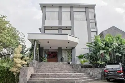RedDoorz near Maranatha University 2