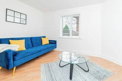Modern 2-bed Flat Sleeps 4 Near City Centre and Utilita Arena