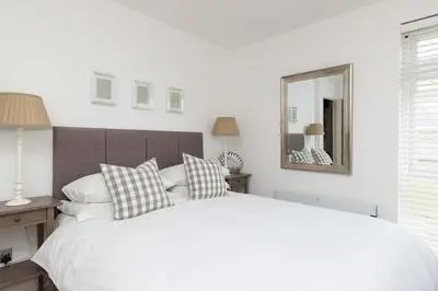 Stylish Ground Floor Apartment With Sea Views