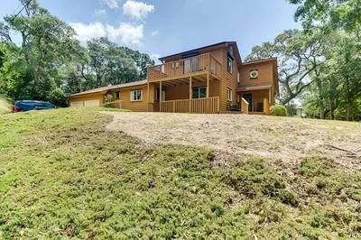 Walk to North Myrtle Beach: Family-friendly Home!