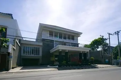 RedDoorz Plus near Universitas Negeri Makassar 2