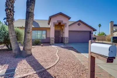 Phoenix Home w/ Pool < 1 Mi to Camelback Ranch!