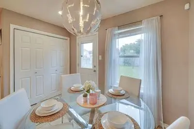 Stylish Family Home: 3 Mi to Seaworld San Antonio!
