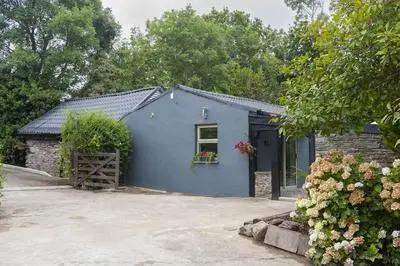Newly Renovated, Stylish Self-catering Apartment