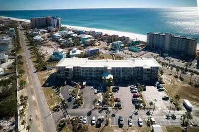 Ground Floor Condo Walking Distance to the Beach
