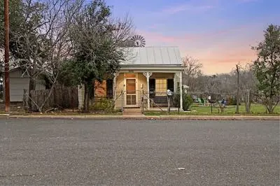Calmbach Cottage 2 Bedroom Home by RedAwning