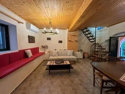 Kansoneta-traditional Mansion in Gastouri Village