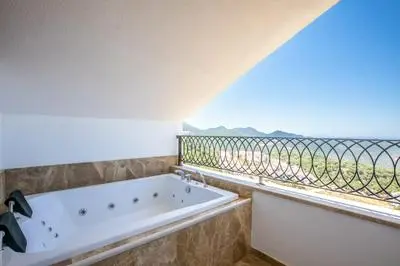 Luxury Flat With Jacuzzi on the Balcony in Kas