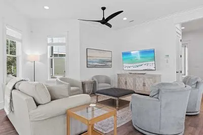 4BR Coastal Retreat w/ Pool, Patio & Games Lagniappe at Blue Mountain