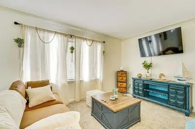 Near Detroit Metro Area: New Baltimore Home!
