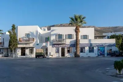 Parikia s Crossroad 3 Bedroom House