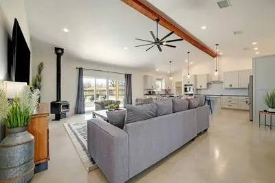 Secluded Hill Country Getaway Stunning Views Fire Pit 15 Min to Main Street 12 Guests