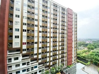 Homey and Cozy Stay Studio LRT City Jatibening Apartment