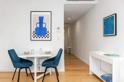 Central Art-deco 1bed With Balcony Aircon