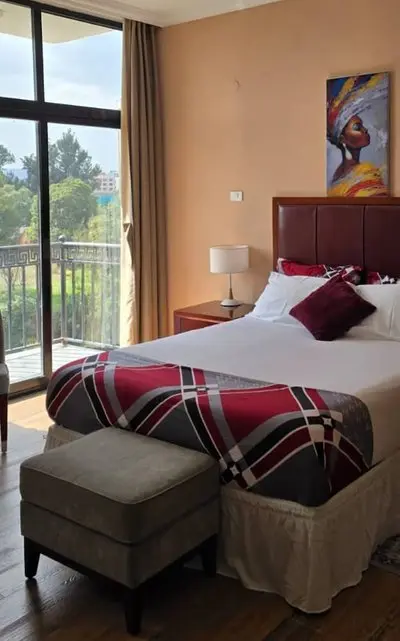 Au-thopia hotel