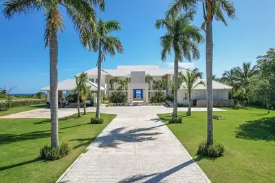 Stunning 6BR Villa With Ocean View in Cap Cana
