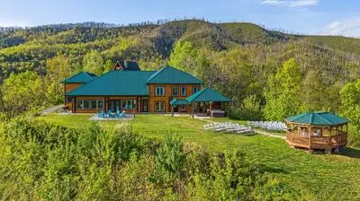 Breathtaking Views 10 Bedroom Cabin by Heavenly Views Resort