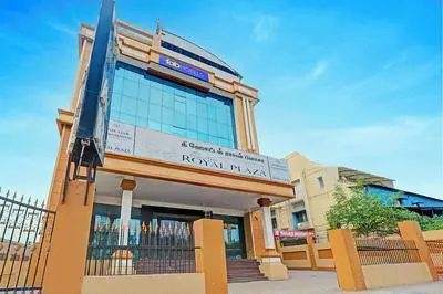 Fabhotel The Royal Plaza