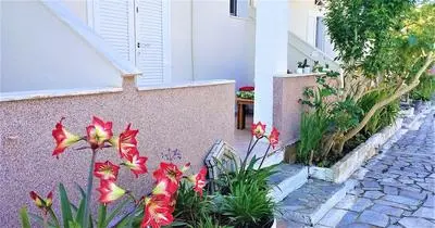 Eleni Apartments Sant George Beach