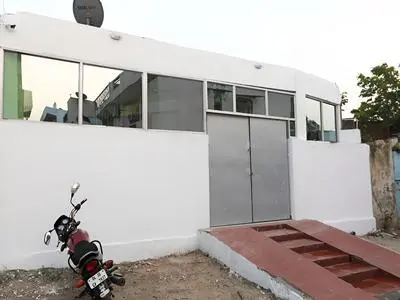 OYO 36700 Moonlight Residency