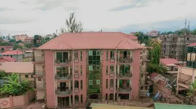 Evelyn Apartments