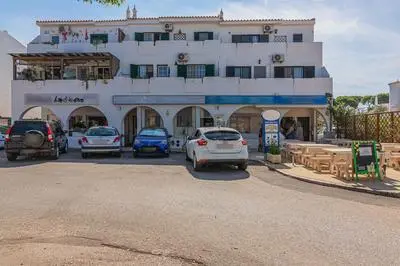 Faro Airport Flat 4 by Homing