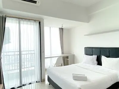 White Toned Studio At Lrt City Bekasi Apartment