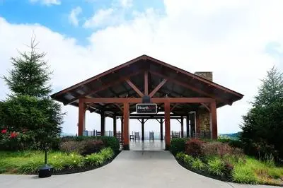 BearADise in the Smokies - Two Bedroom Cabin
