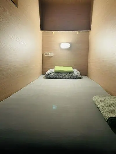 Capsule Hotel 47 Nebo