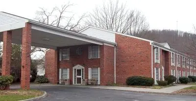 Americourt Hotel