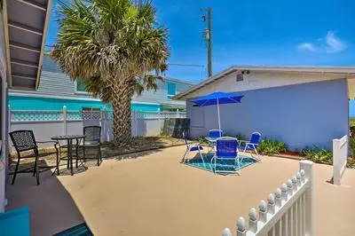 Beachfront Cottage in St Augustine - Pet Friendly!