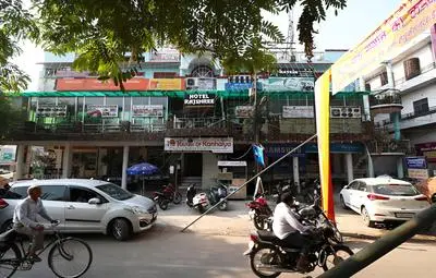 OYO 23207 Hotel Raj Shree