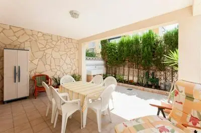 Llam Ntol in Oliva With 3 Bedrooms and 1 Bathrooms