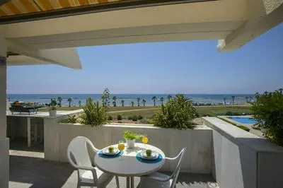 Lordos Sunshore Beachfront Suite