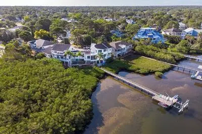 Dolphin Resort
