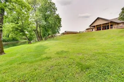 Waterfront Getaway w/ Patio on the White River!