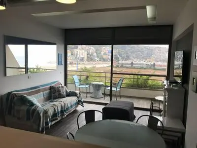 2 Bed Flat - Sleeps 7 - Pets - Pool - Parking