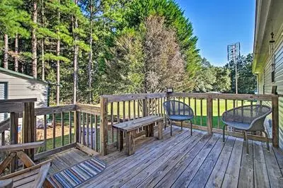 Wfh-friendly: Rural & Secluded Gem in Claxton!