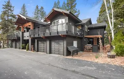 Crystal Charm Amazing 3 BDR Condo Close to Beaches, Casinos, & Skiing!