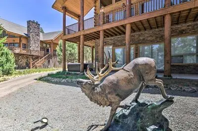Quiet Ruidoso Cabin w/ Deck & Private Hot Tub