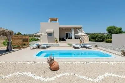 Gennadi Serenity House -beachfront Villa