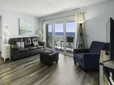 Seaside Sunrise-oceanfront Beach Chic Condo! 1 Bedroom Villa by RedAwning