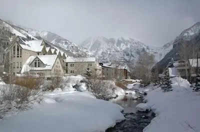 Riverfront, Blocks To Ski! Mtn Views + Hot Tub @ Viking Lodge 217 1 Bedroom Condo by RedAwning