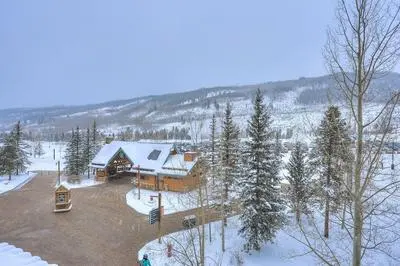 Silver Mill 8200-1br-walk To Slopes! Kids Ski Free! 1 Bedroom Condo by RedAwning