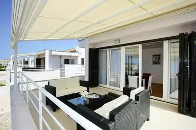 Apartments in Villas Punta Skala With Beachpool